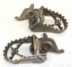 HIGASHI FOOT PEGS FULL ADJUSTABLE KX 250 05- /KXF 250 05 /RMZ 25