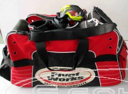 FAHRER-REISETASCHE FR RENN-BEKLEIDUNG PIVOT WORKS/HOTCAMS